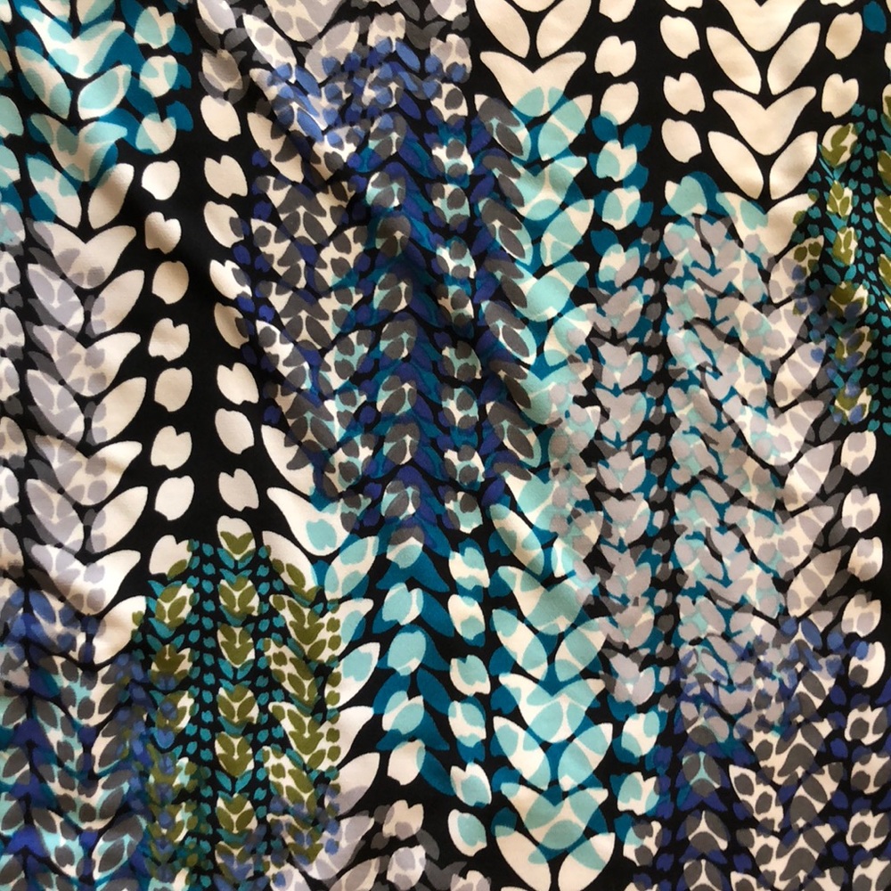 Blue/green patterned top - Picture 2 of 4